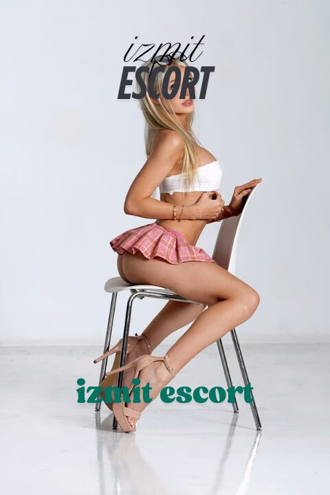 İzmit Escort Su Soğuk Bir Kadının İçinden Çıkan Zevk Çığlığı