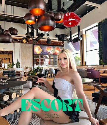 Kartepe Escort Aylin ile Tatilin Ateşli Sürprizi