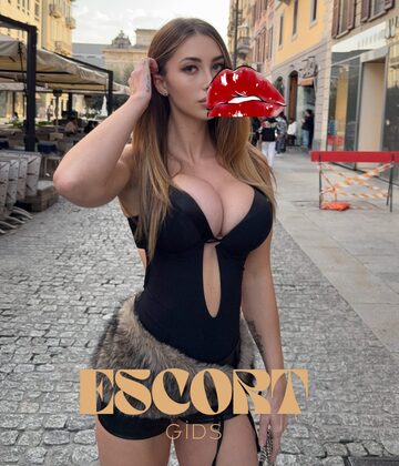 İzmit Escort Elise Silikona Aşık Olacaksın