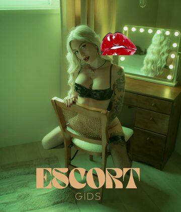 Gölcük’te evinde görüşme yapan escort Ceylan